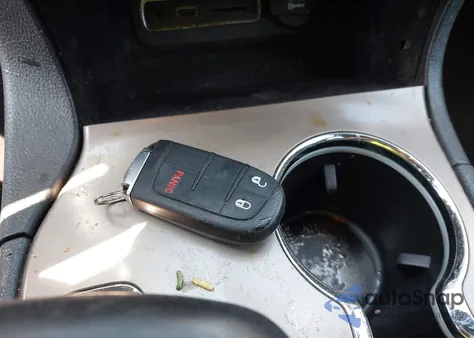 2015 Jeep Grand Cherokee Laredo z USA, uszkodzony, nr VIN 1C4RJEAG7FC713823